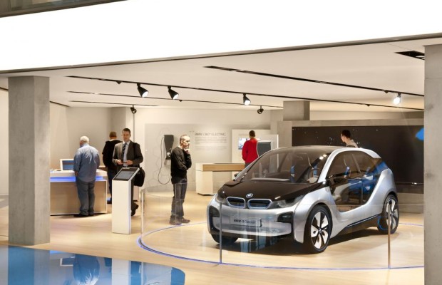 Autohäuser müssen E-Mobile besser vermarkten