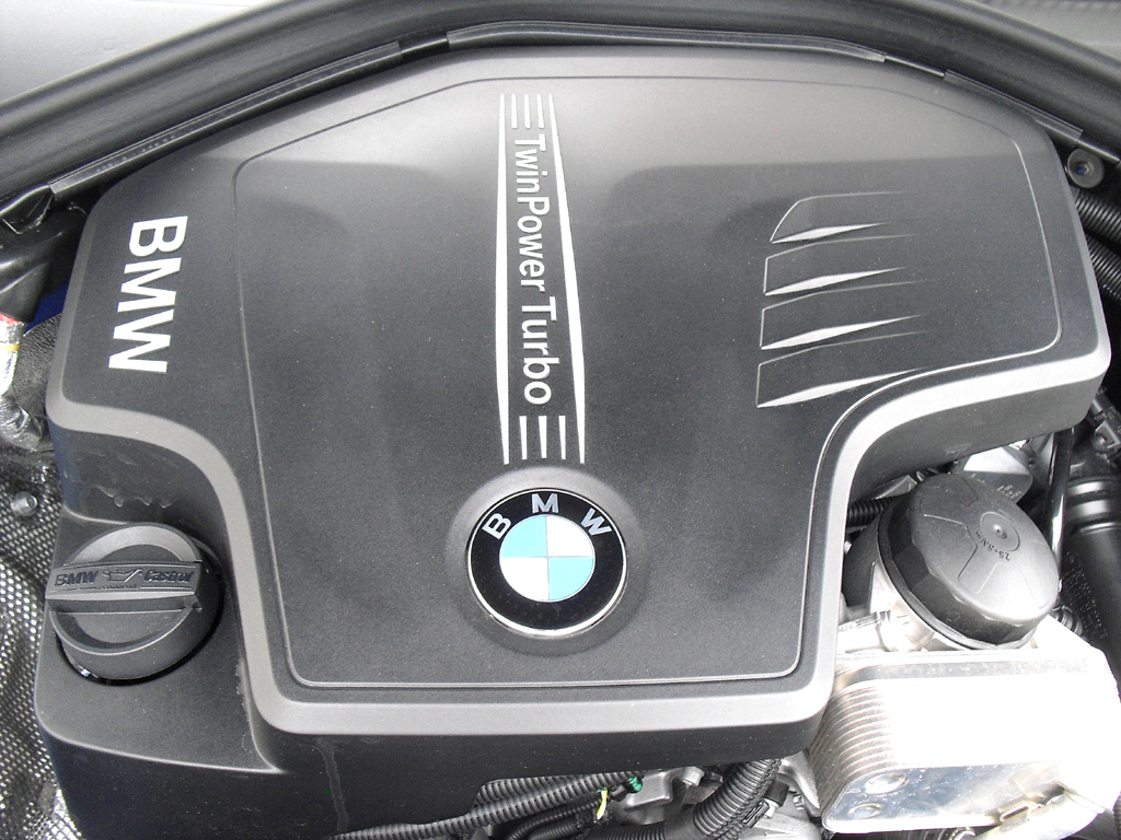 BMW 4er Gran Coupé: Blick unter die Haube, hier beim Benziner 428i. 
