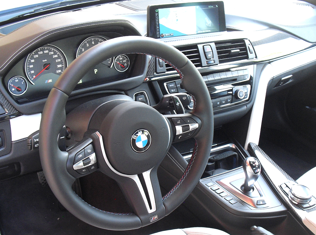BMW M3 Limousine: Blick ins sportlich-funktionelle Cockpit. 