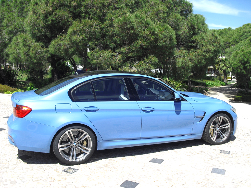 BMW M3 Limousine: So sieht der sportliche Viertürer von der Seite aus. 