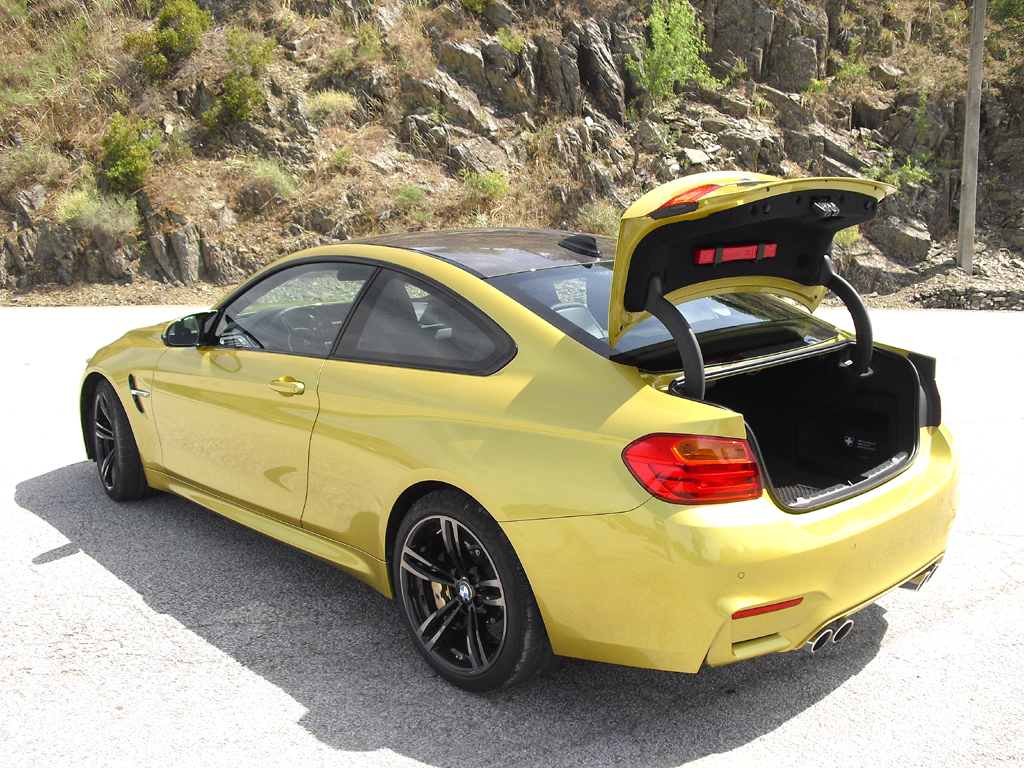 BMW M4 Coupé: Das Gepäckabteil fasst hier nur 445 Liter. 