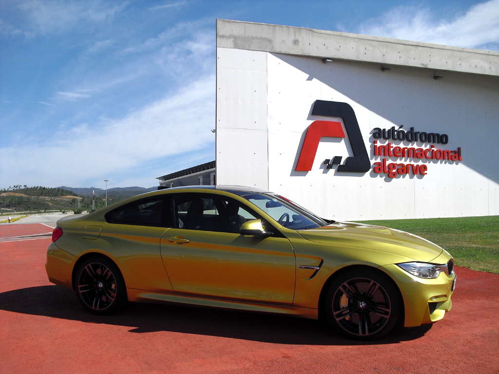 BMW M4 Coupé: So sieht der sportliche Zweitürer von der Seite aus.