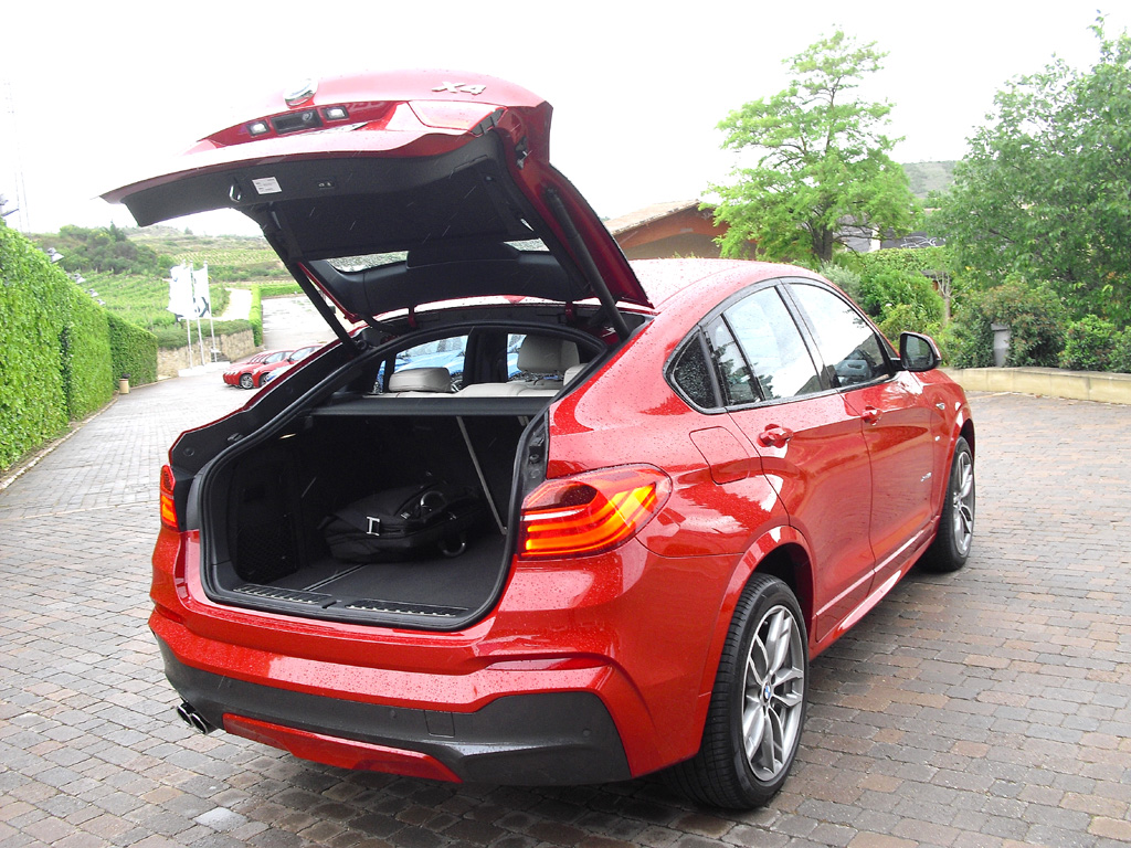 BMW X4: Das Gepäckabteil fasst 500 bis 1400 Liter. 
