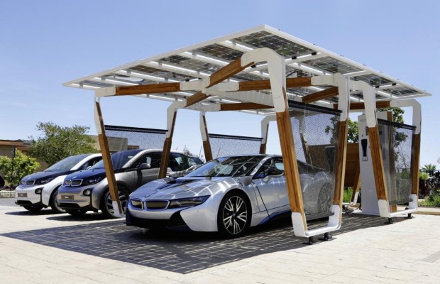 BMW geht unter die Garagen-Bauer