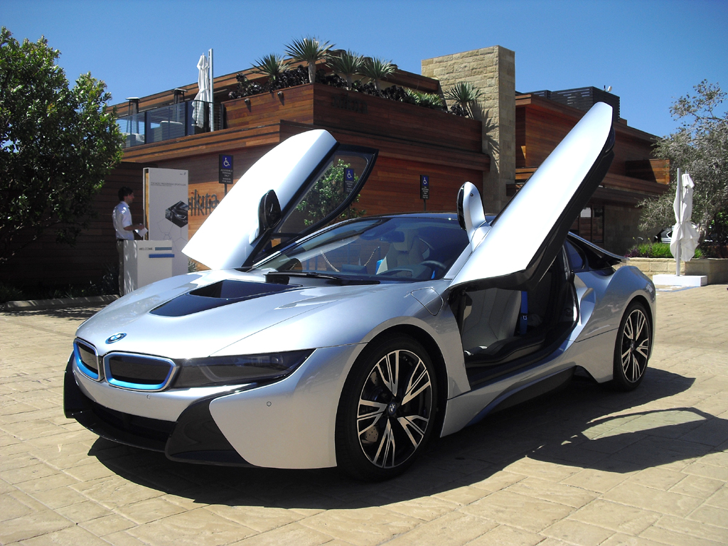 BMW i8: ... und so, wenn die beiden Flügeltüren geöffnet sind. 