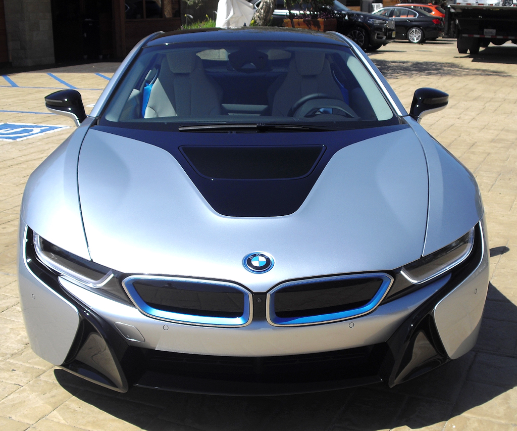 BMW i8: Blick auf die Frontpartie. 