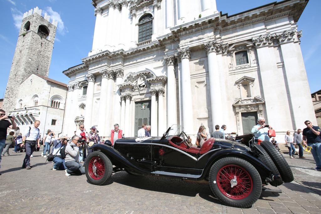 Bereits seit 1977 startet die heutige touristische Mille Miglia jedes Jahr im Mai im Gedenken an die originale Mille Miglia.