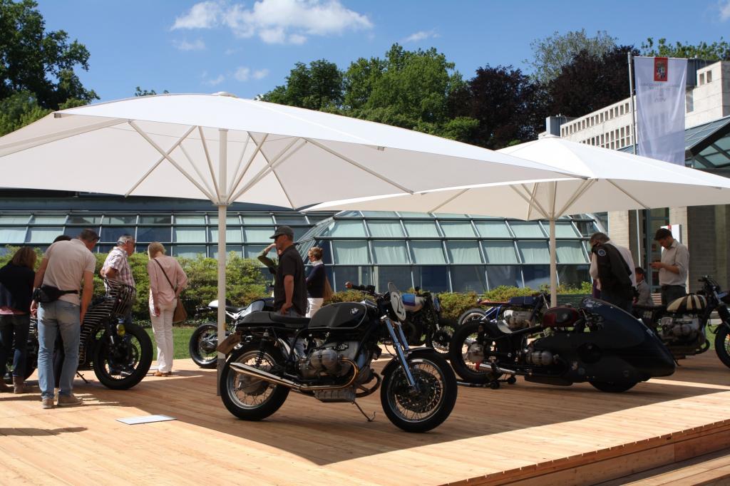Customizing ist ein starker Trend, eine kleine Sonderschau von BMW-Boxermotorrädern dokumentiert, was sich Privatpersonen und Veredler einfallen lassen