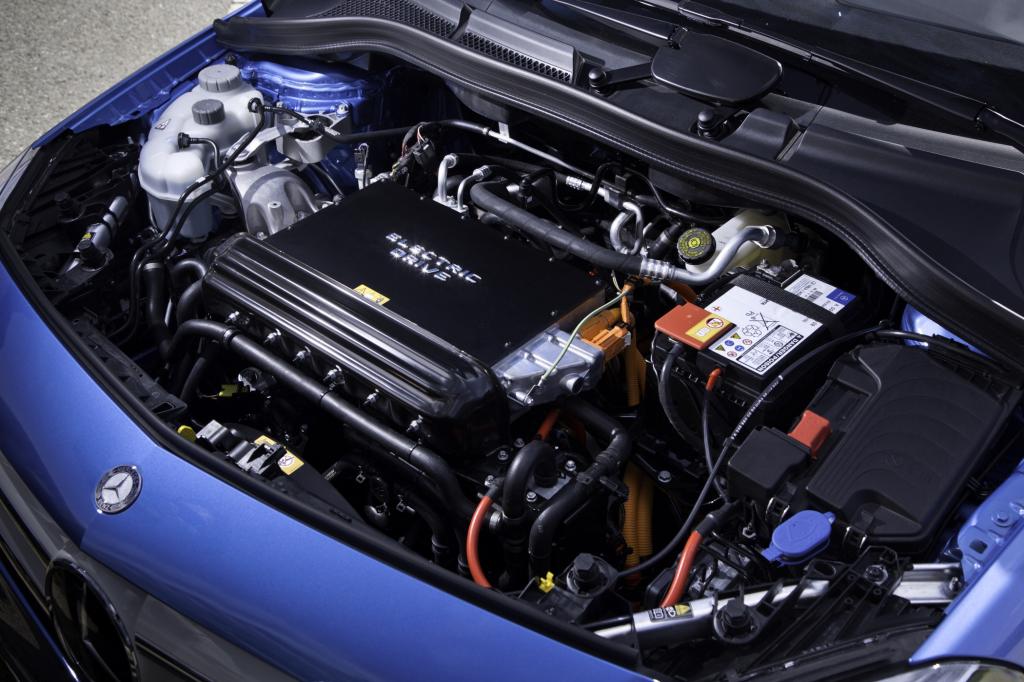 Der E-Motor kommt von Tesla und liefert 180 PS