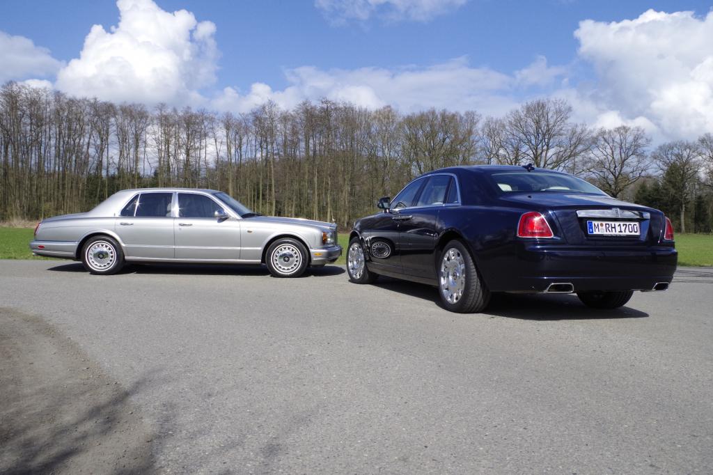 Der Rolls-Royce Silver Seraph war erst das zweite Modell der Marke mit V12-Motor,  nach dem Phantom III und gar die erste mit einem Zwölfzylinder ausgestattete „kleine“ Baureihe. 