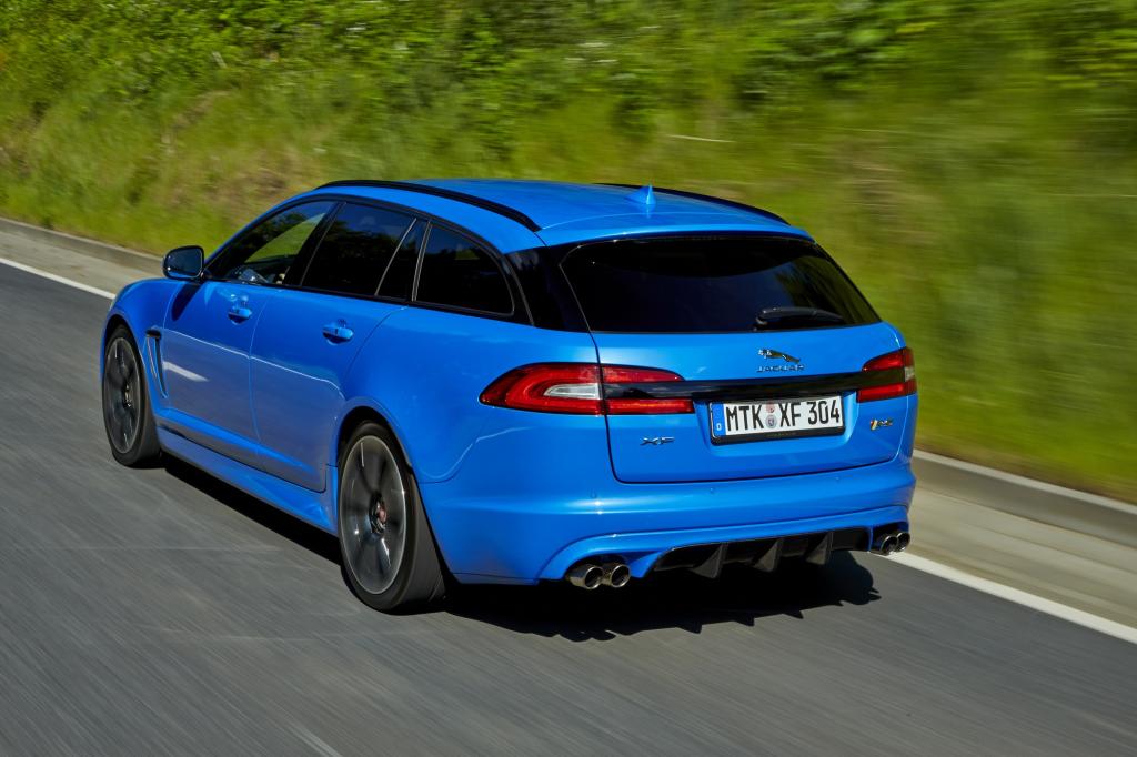Der XFR-S tritt gegen gleichstarke Fünftürer von Mercedes-AMG und Audi an, wird aber ebenso wie seine deutschen Rivalen eine seltene Erscheinung bleiben