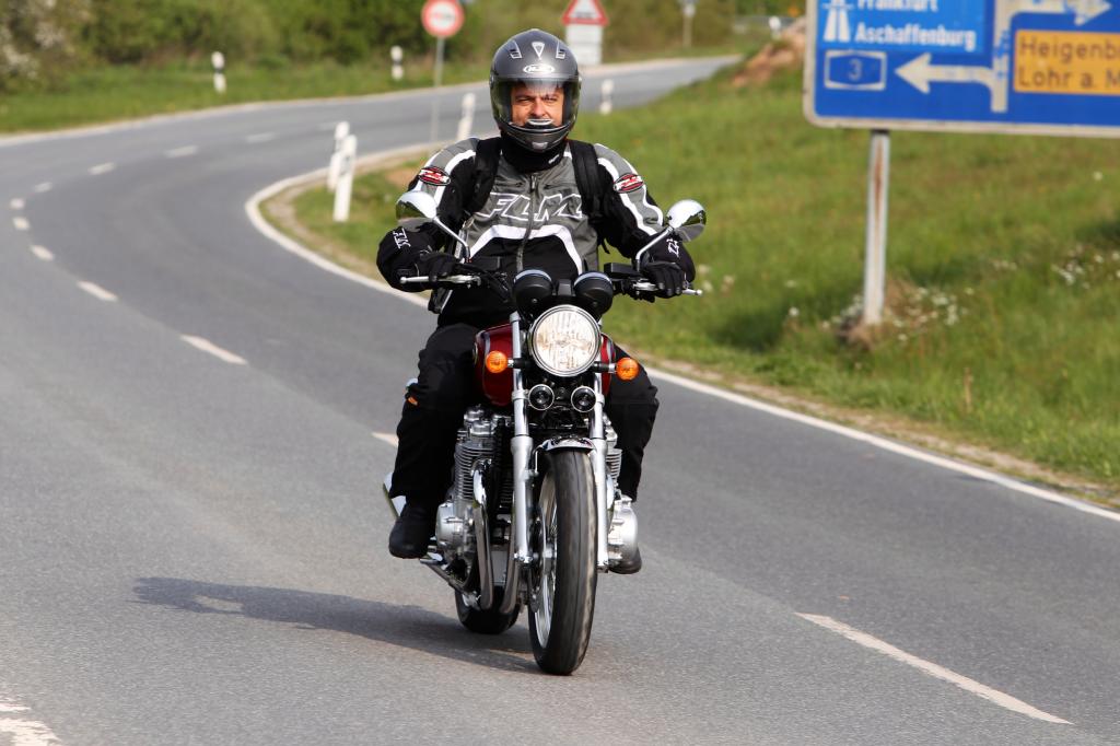 Die Fahrt mit der CB 1100 EX auf den Landstraßen rund um Weibersbrunn wird schnell zur emotionalen Zeitreise
