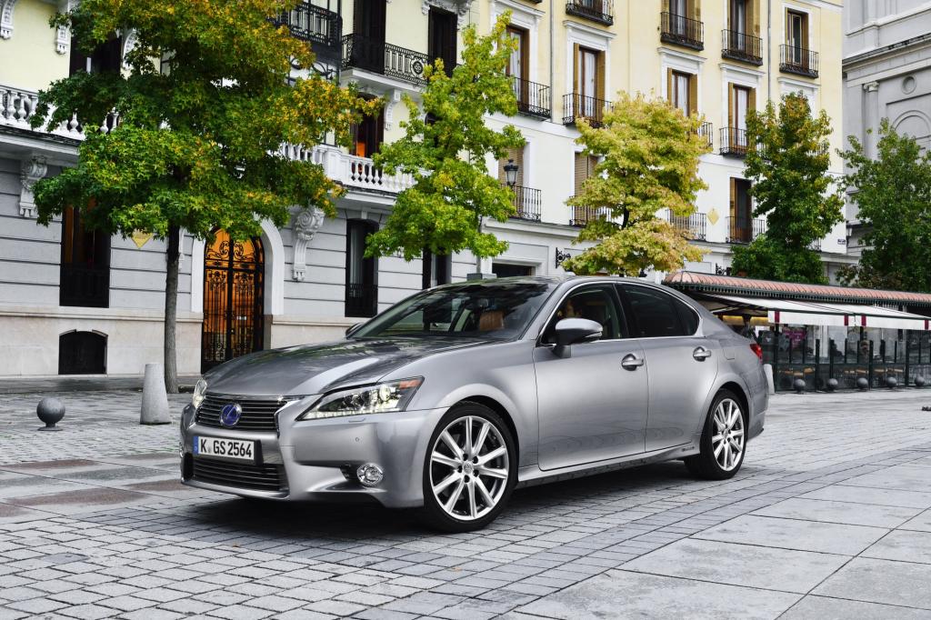 Ein GS 300h mit Basisausstattung kostet mindestens 45.300 Euro