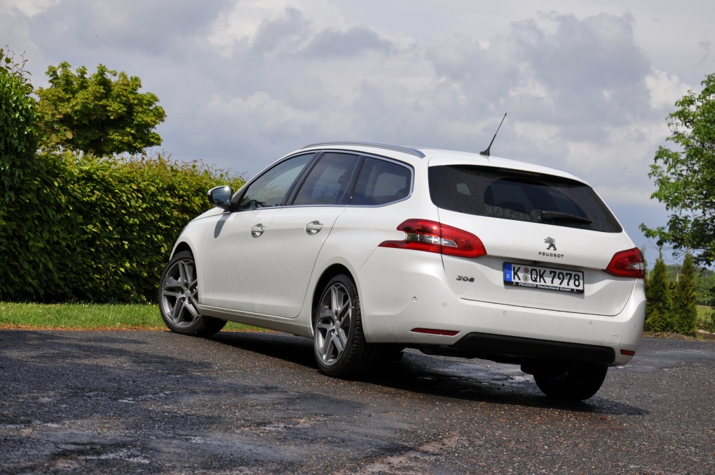 Erste Fahrt im Peugeot 308 SW - So schick kann eine weiße Weste sein