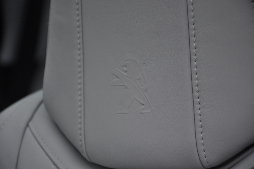 Erste Fahrt im Peugeot 308 SW - So schick kann eine weiße Weste sein