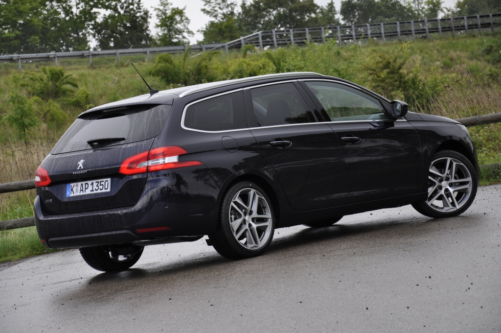 Erste Fahrt im Peugeot 308 SW - So schick kann eine weiße Weste sein