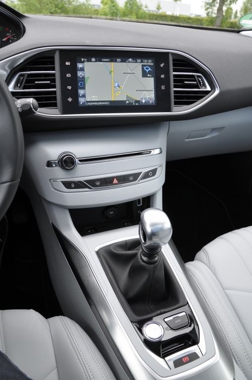 Erste Fahrt im Peugeot 308 SW - So schick kann eine weiße Weste sein