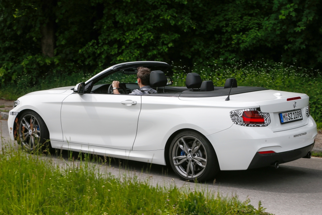 Erwischt: Erlkönig BMW 2er Cabrio in voller Pracht