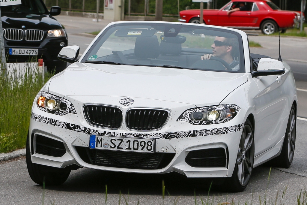 Erwischt: Erlkönig BMW 2er Cabrio in voller Pracht