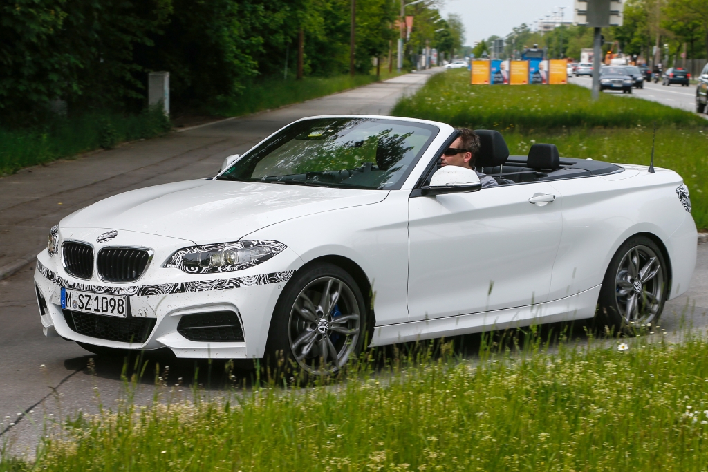 Erwischt: Erlkönig BMW 2er Cabrio in voller Pracht