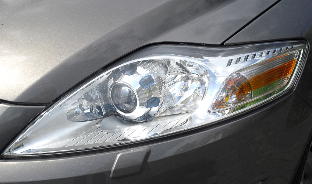 Ford Mondeo: Moderne Leuchteinheit vorn. 