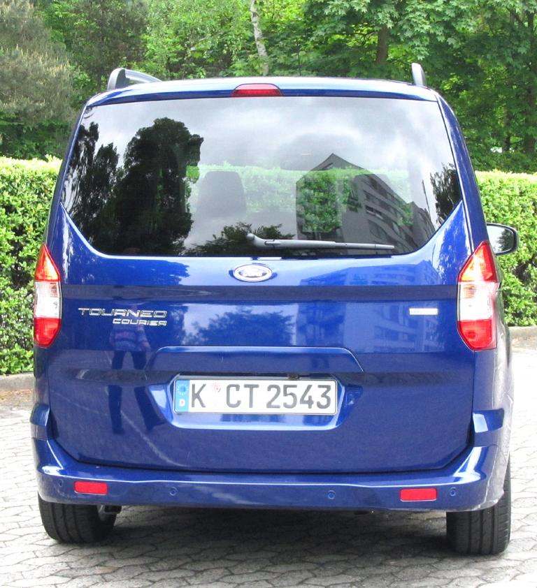 Ford Tourneo Courier: Blick auf die Heckpartie. 
