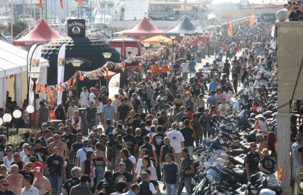 Harley-Freunde treffen sich in Hamburg