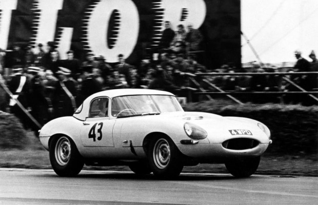 Jaguar baut wieder die Leichtgewicht-Legende