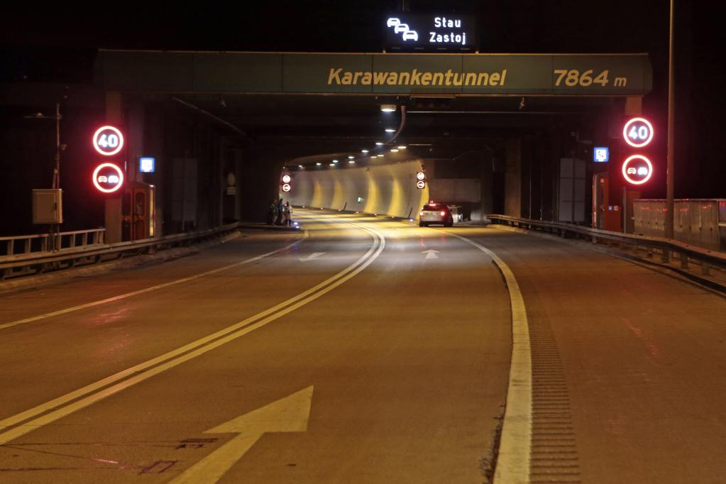 Karawankentunnel: Brummis bleiben Samstagmorgen draußen