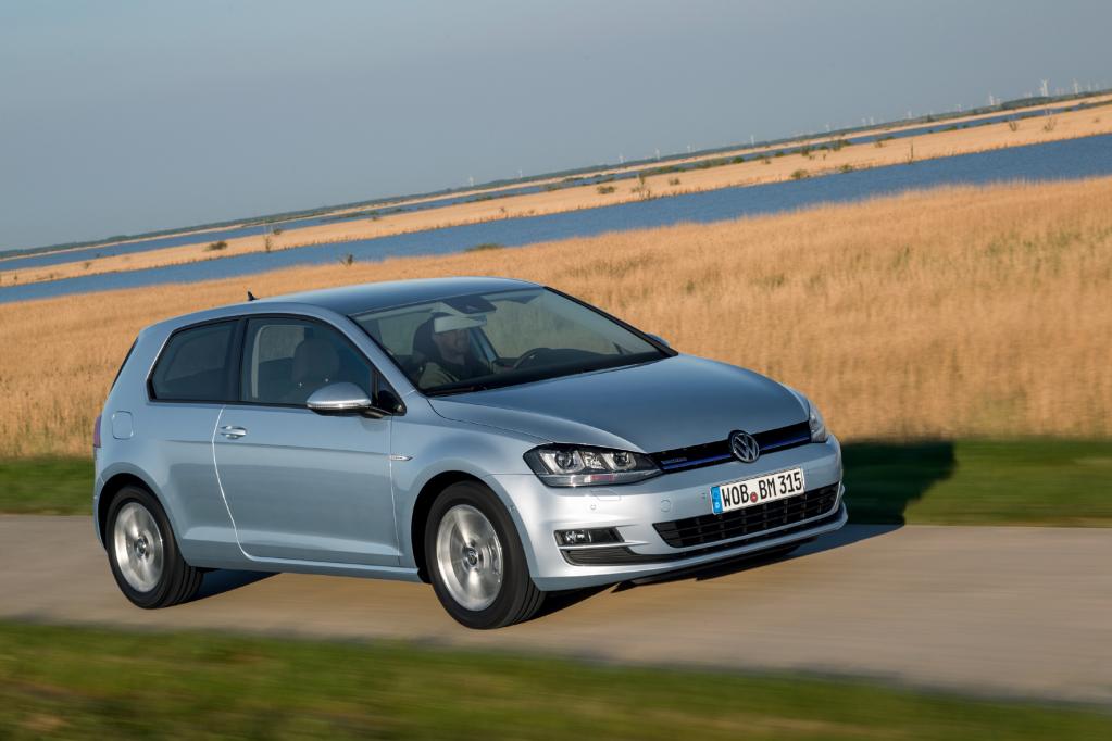 Klapper-Geräusche: VW tauscht Stoßdämpfer beim Golf