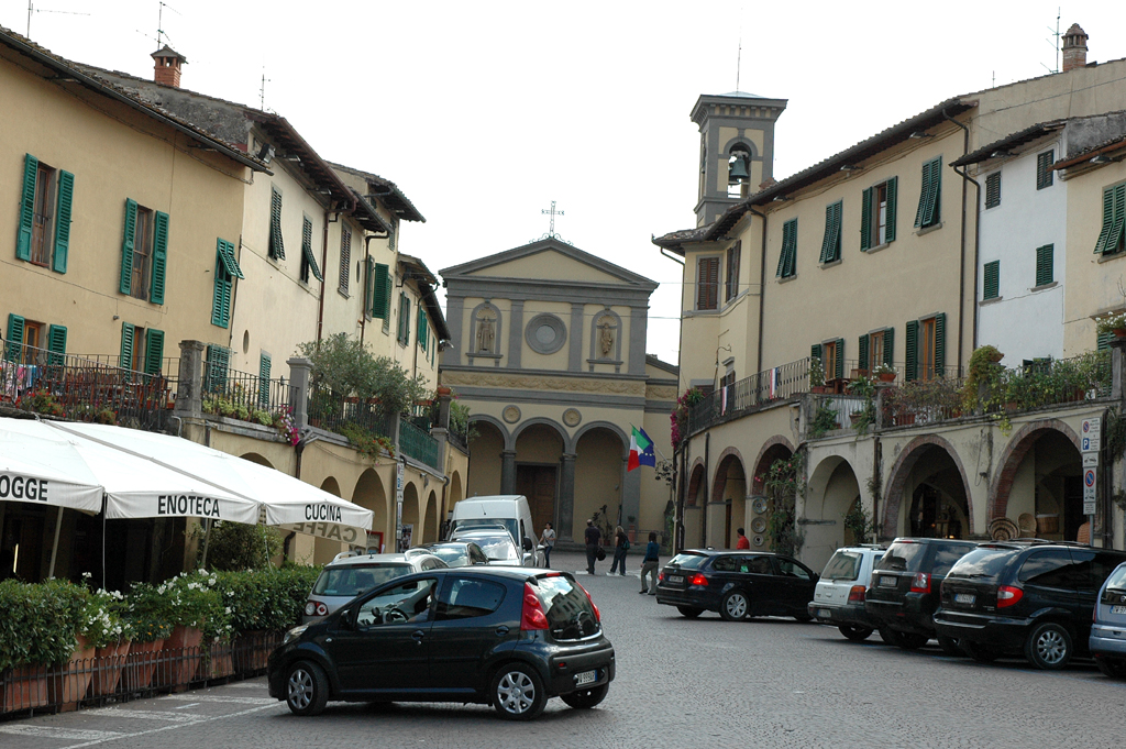Malerisch: Auf der Piazza in Greve in Chianti. 