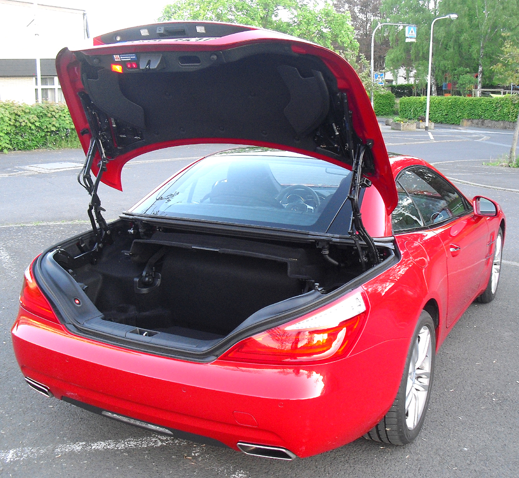 Mercedes SL 350: Das Gepäckabteil fasst immerhin noch 364 bis 504 Liter. 