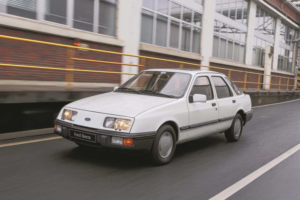 Mit seiner futuristischen Optik passt der Ford Sierra vielleicht nicht in die Denke konservativer Oldtimer-Liebhaber. Doch gibt es verschiedene Argumente, warum der Kölner als Meilenstein zumindest in der Ford-Geschichte gelten darf