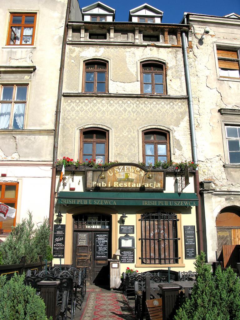 Mit teils morbidem Charme: In Lublin bröckeln mitunter die Fassaden.