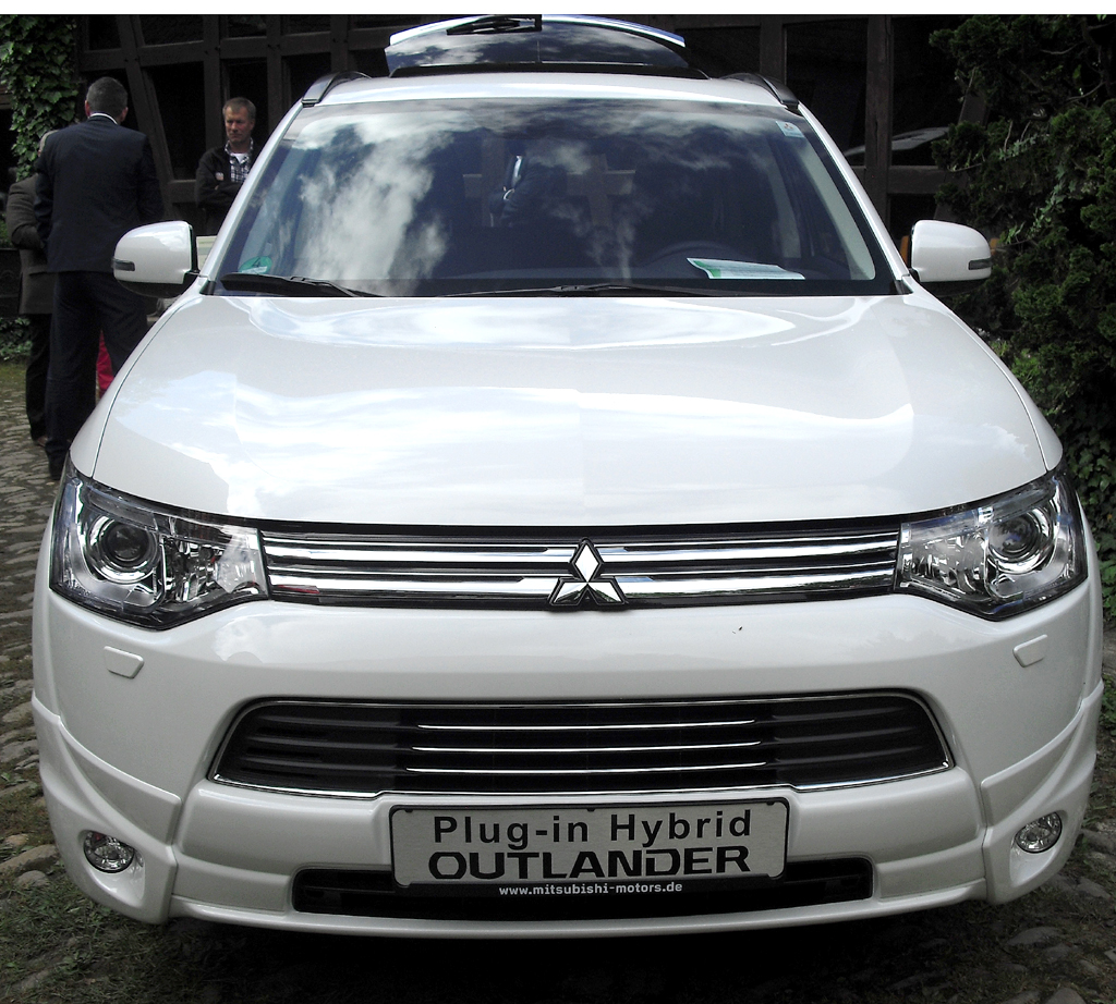 Outlander Plug-in-Hybrid: Blick auf die Frontpartie. 