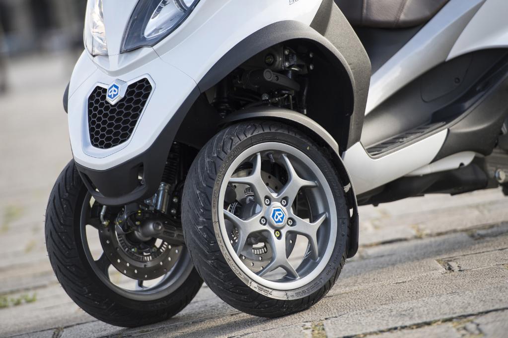 Piaggio mp3 500: Evolution im Dreirad-Kosmos