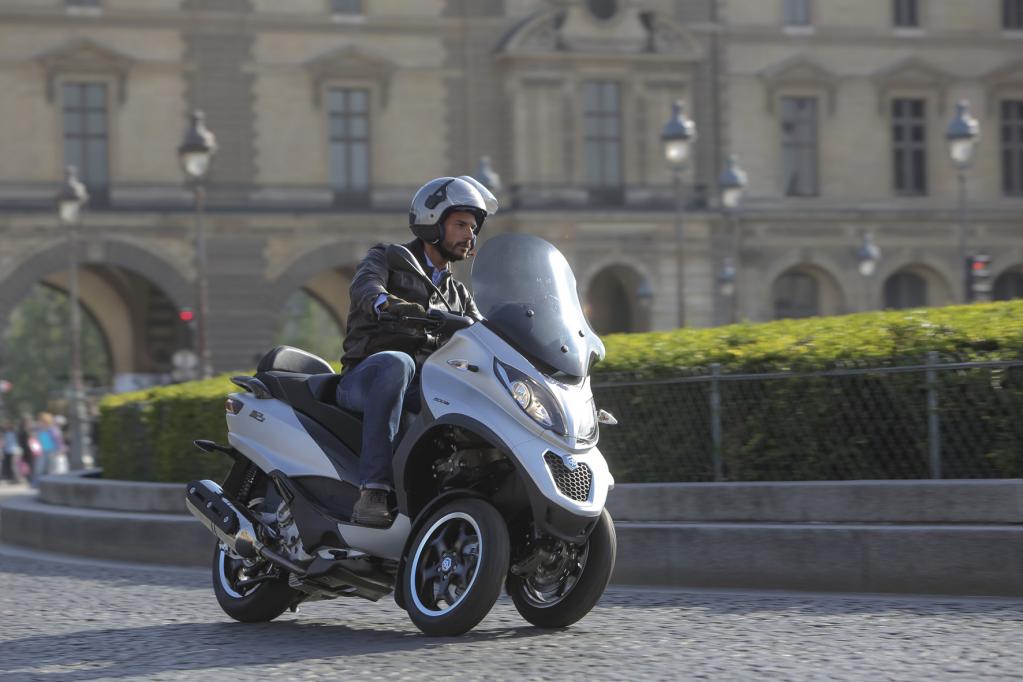 Piaggio mp3 500: Evolution im Dreirad-Kosmos