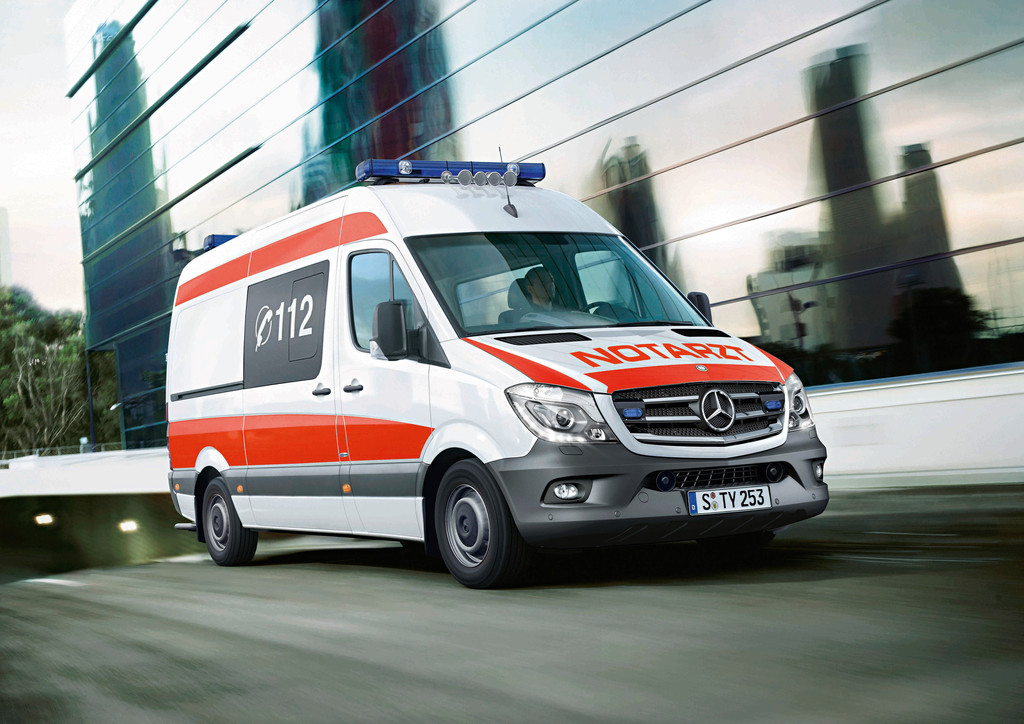 Rettmobil 2014: Mercedes-Benz mit C- und V-Klasse vertreten