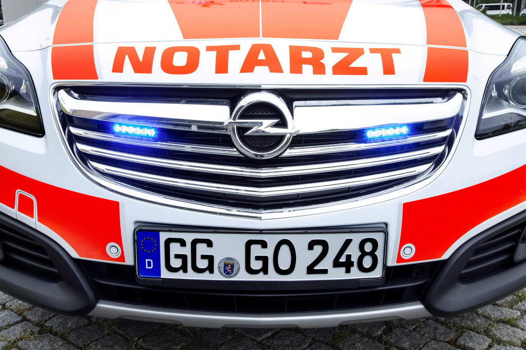Rettmobil 2014: Opel zeigt Country Tourer als NEF