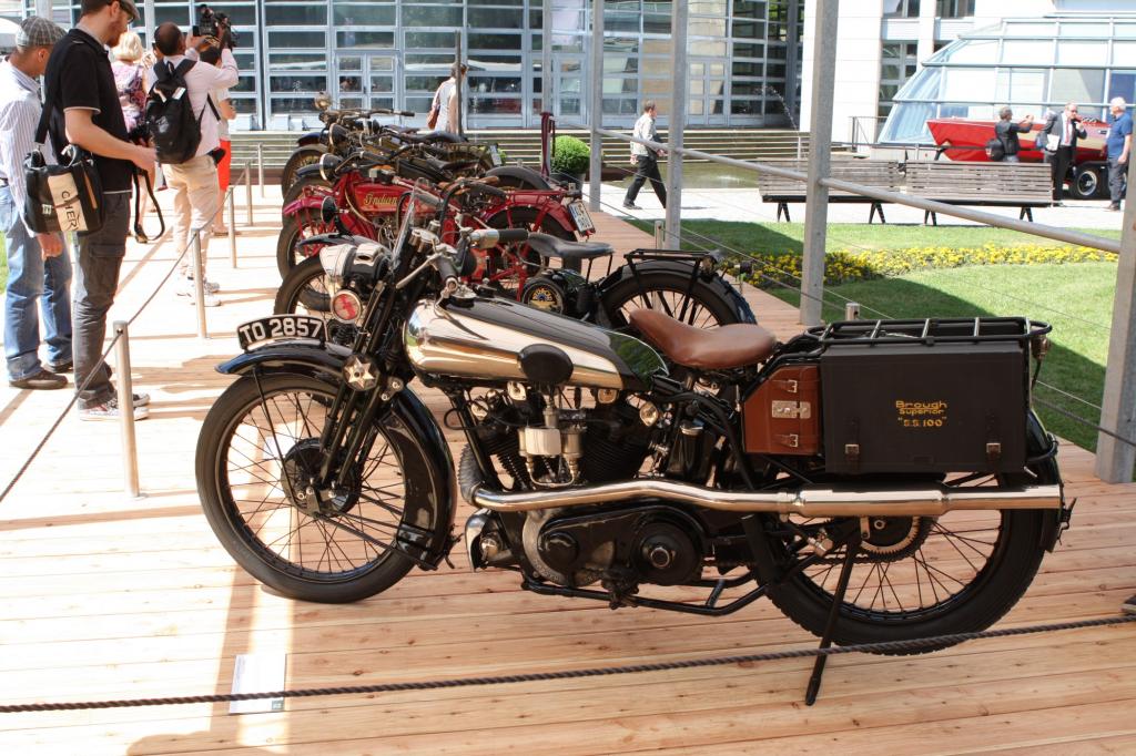 SS 100 heißt dieses Modell des englischen Hersteller Brough Superior von 1926 wegen seiner Höchstgeschwindigkeit von 100 Meilen pro Stunde