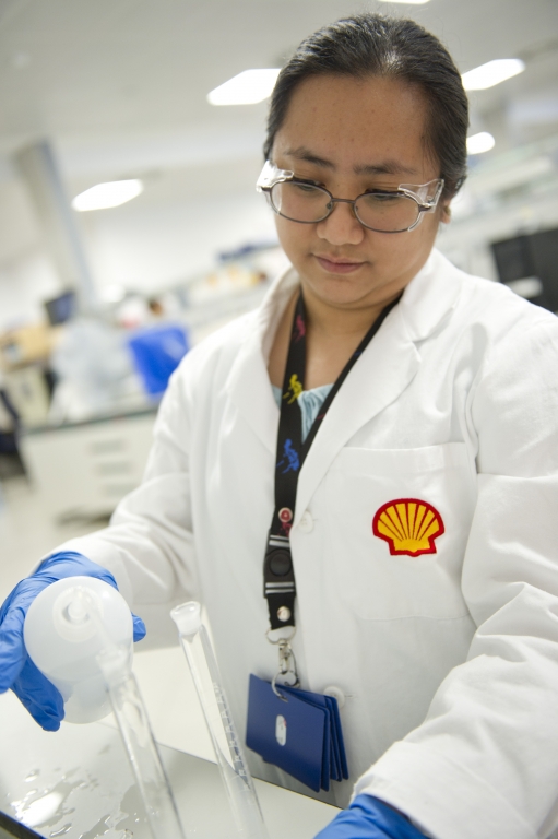 Shell-Motorenöle aus Erdgas - So sauber wie am erste Tag