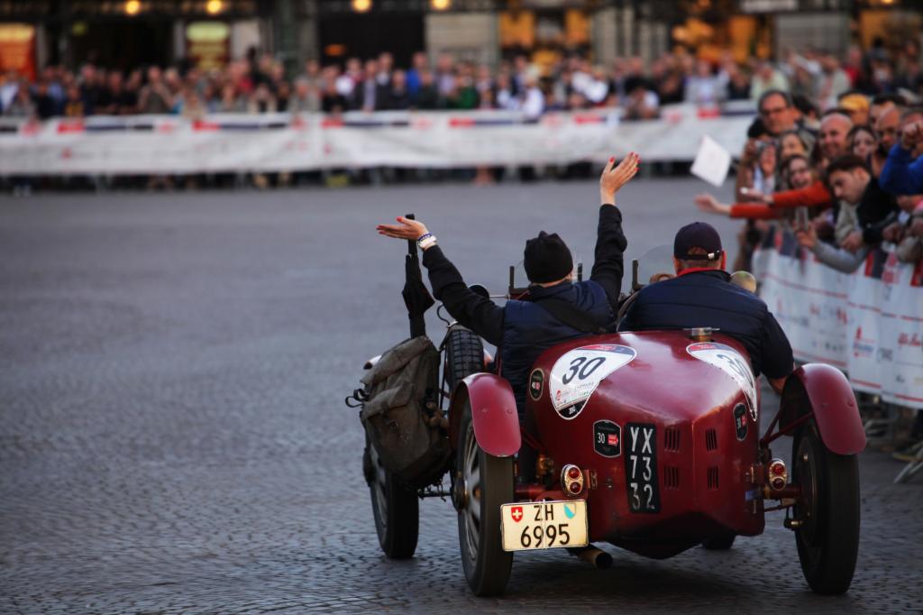 So sieht Freude aus! Team 30 mit ihrem Bugatti T37A Grand Prix