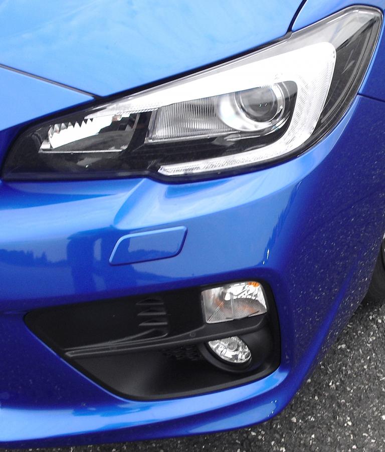 Subaru WRX STI: Moderne LED-Leuchteinheit vorn. 