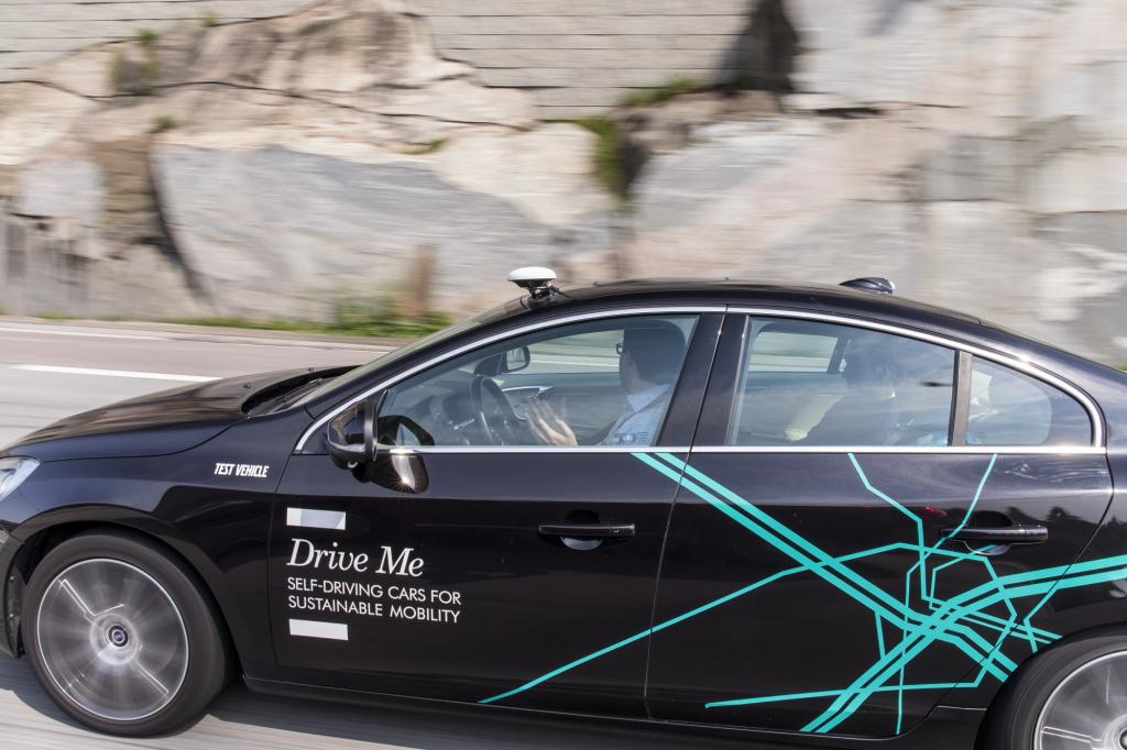 Technisch ist autonomes Fahren schon heute machbar.