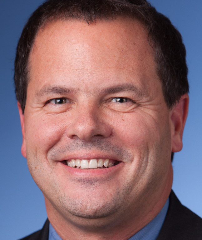 Tony Cervone zurück zu General Motors