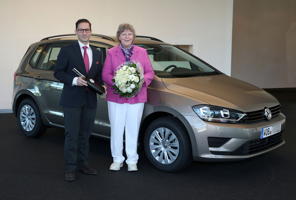 Volkswagen liefert ersten Golf Sportsvan aus