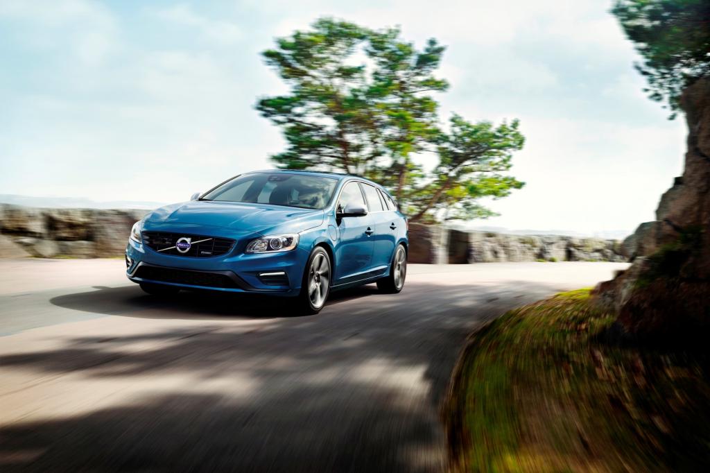 Volvo bietet den V60 Plug-in-Hybrid nun auch im R-Design an