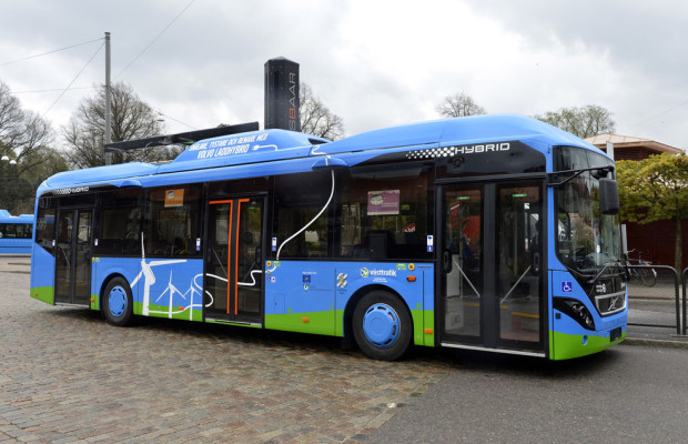 Volvo liefert drei Plug-in-Hybridbusse an die Hamburger Hochbahn