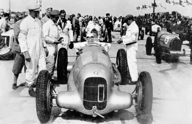 Vor 80 Jahren: Der Mercedes-Silberpfeil wird geboren
