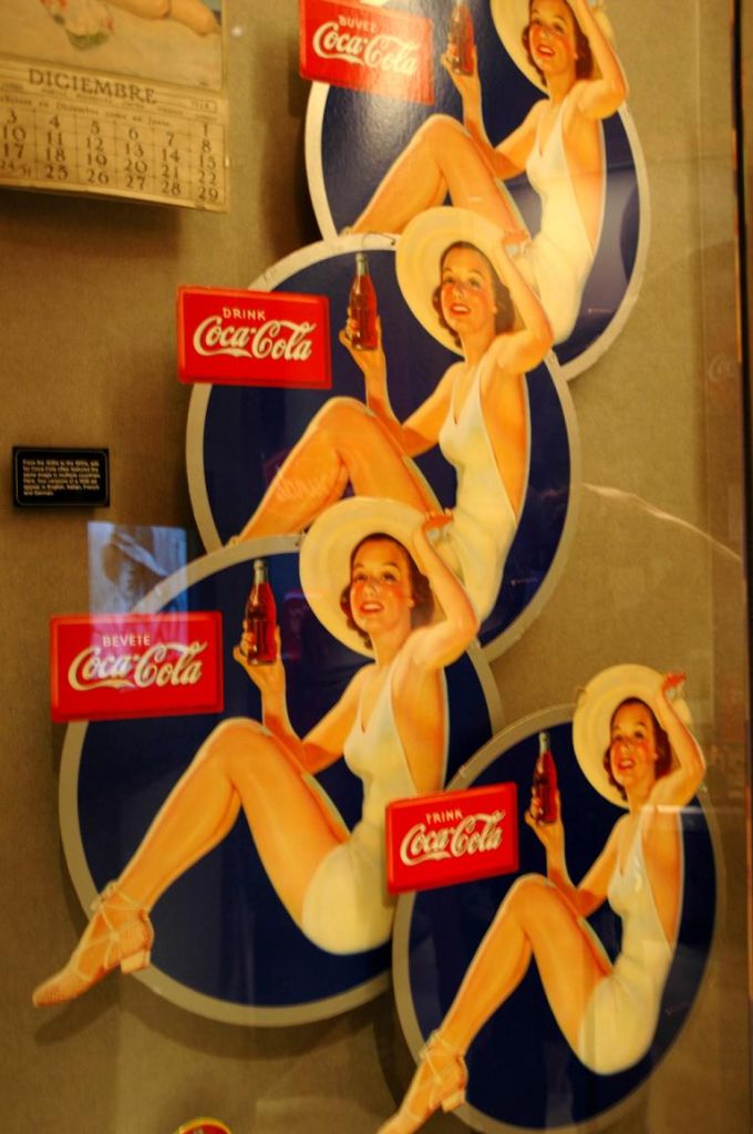 ... Coca-Cola-Plakat und ... 